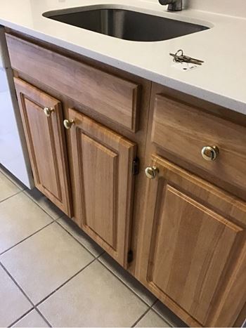 Oak kitchen cabinets
